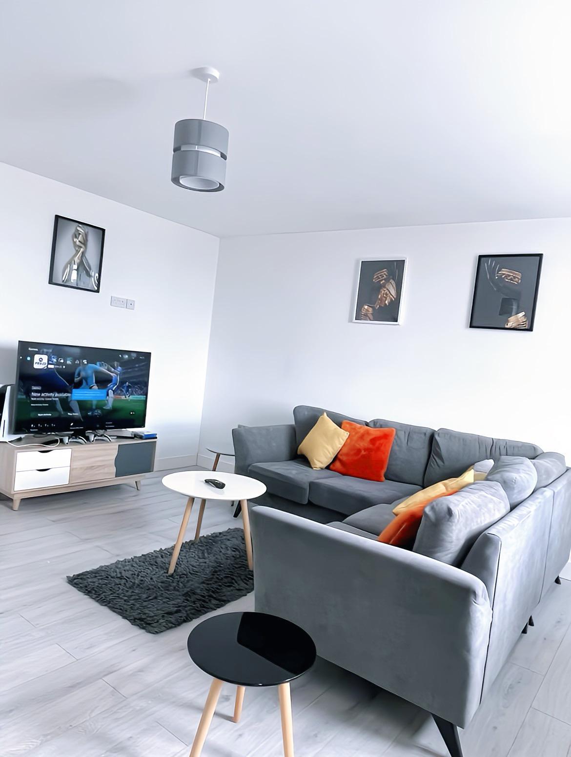 Hull | 2 Bedroom | Free Parking | City Centre4