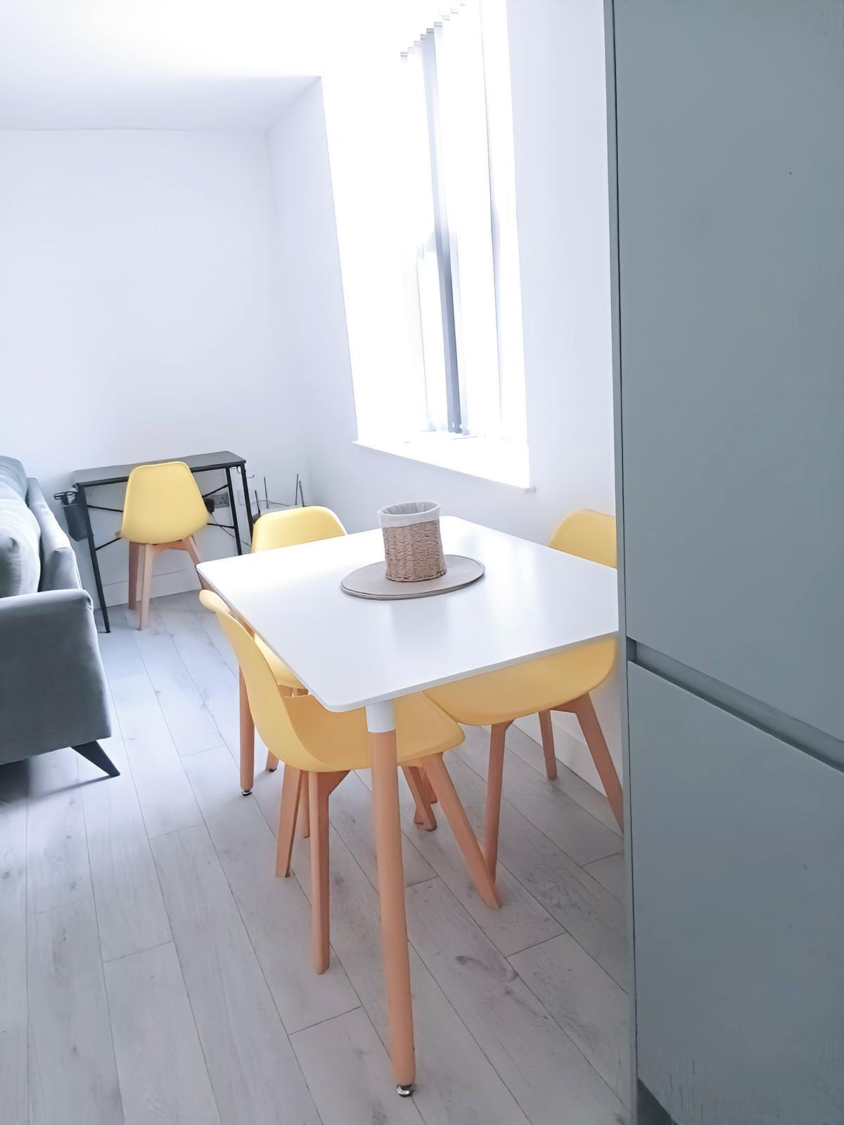 Hull | 2 Bedroom | Free Parking | City Centre5