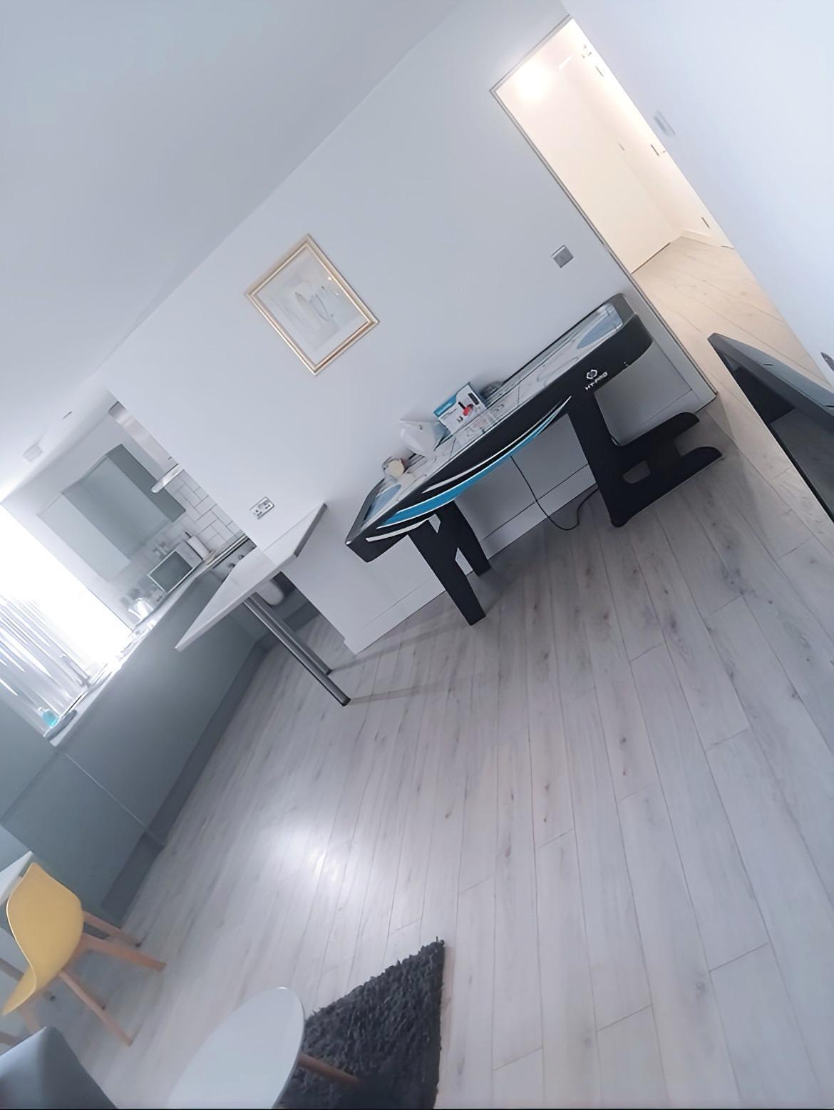 Hull | 2 Bedroom | Free Parking | City Centre6
