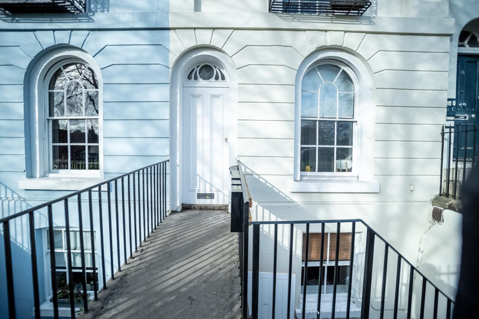 Unique Townhouse Flats at London Place2