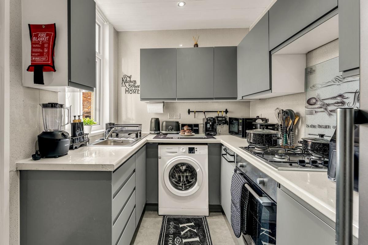 Beautiful 4BD Wigan-Free Parking - Wi‑Fi - Ensuite4