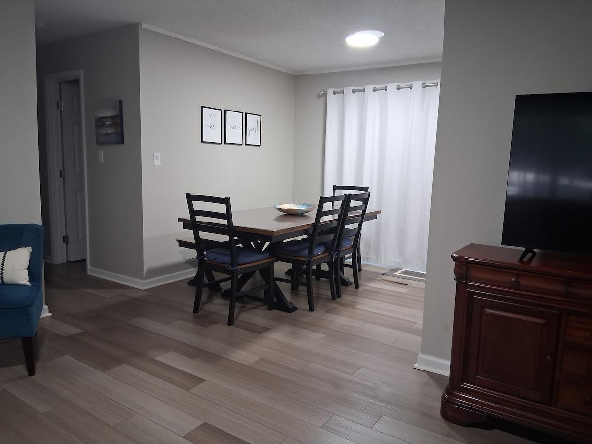 Serene Wooded Bungalow, Min to Downtown4