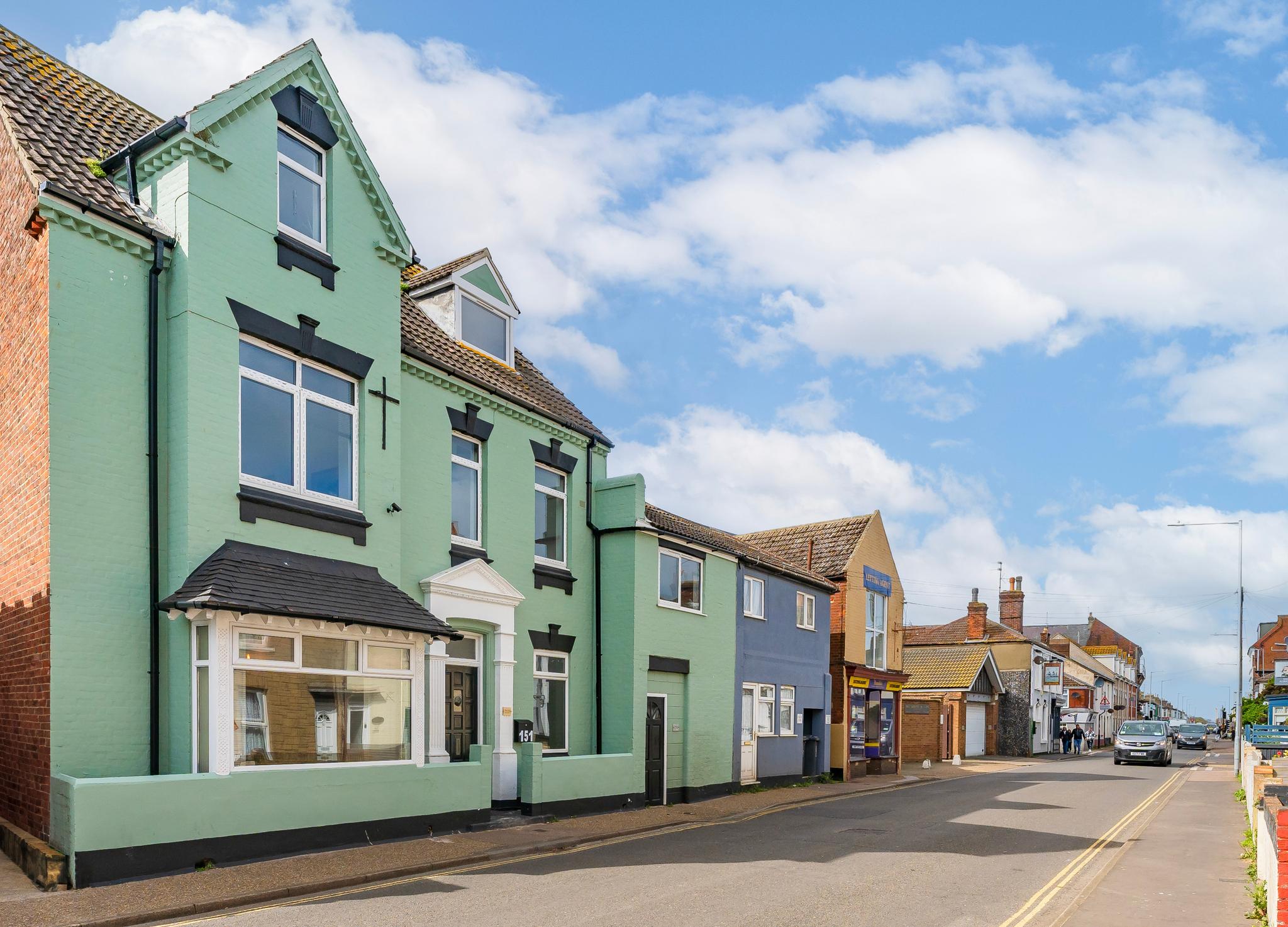Luxury Townhouse for Hen, Stag & Large Group stays