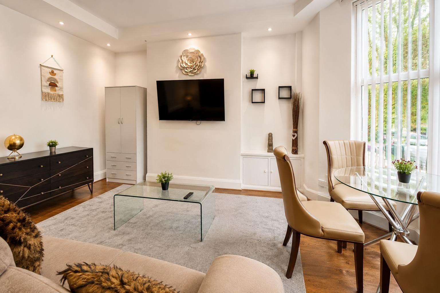 Botanic Apartment with Parking & Park Views, Quiet4