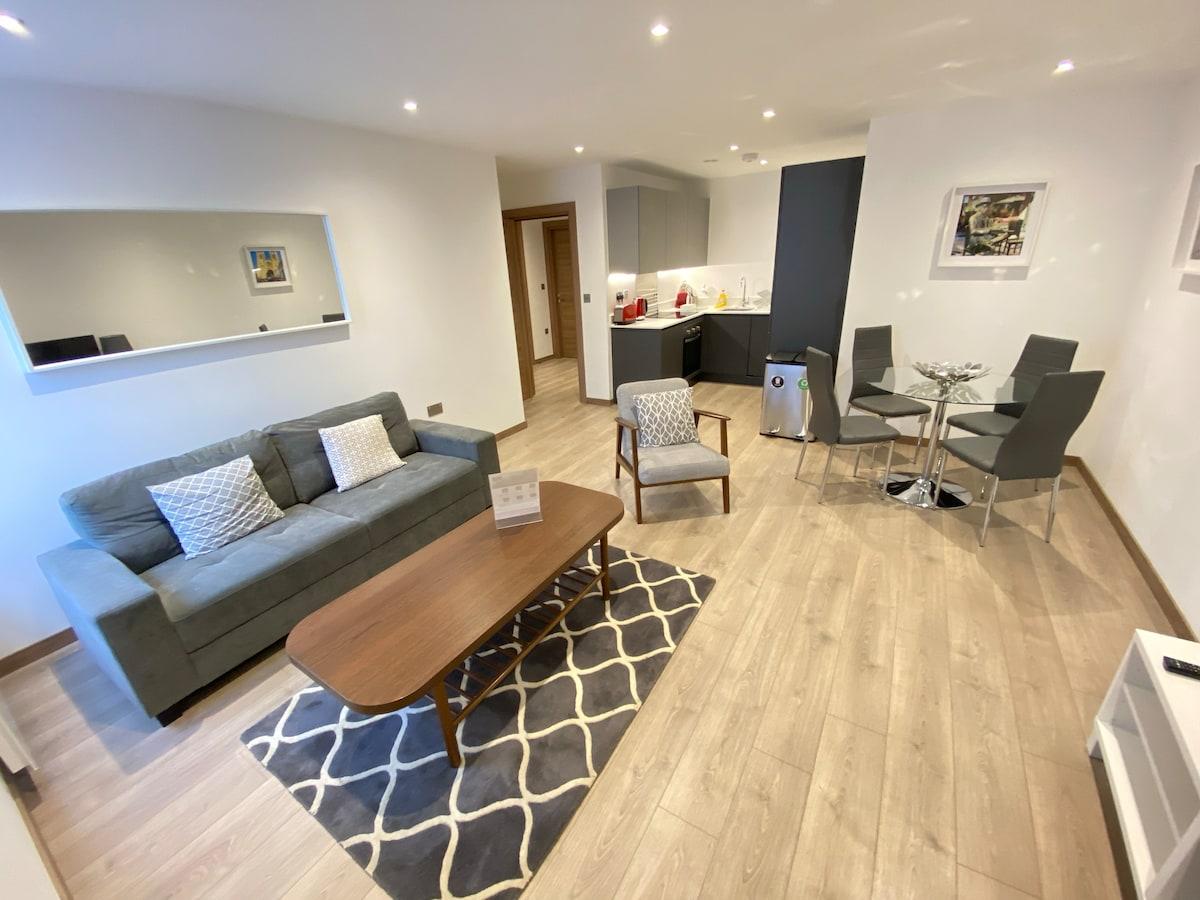 1-3 Bedroom Serviced Apartments in Thames Ditton1