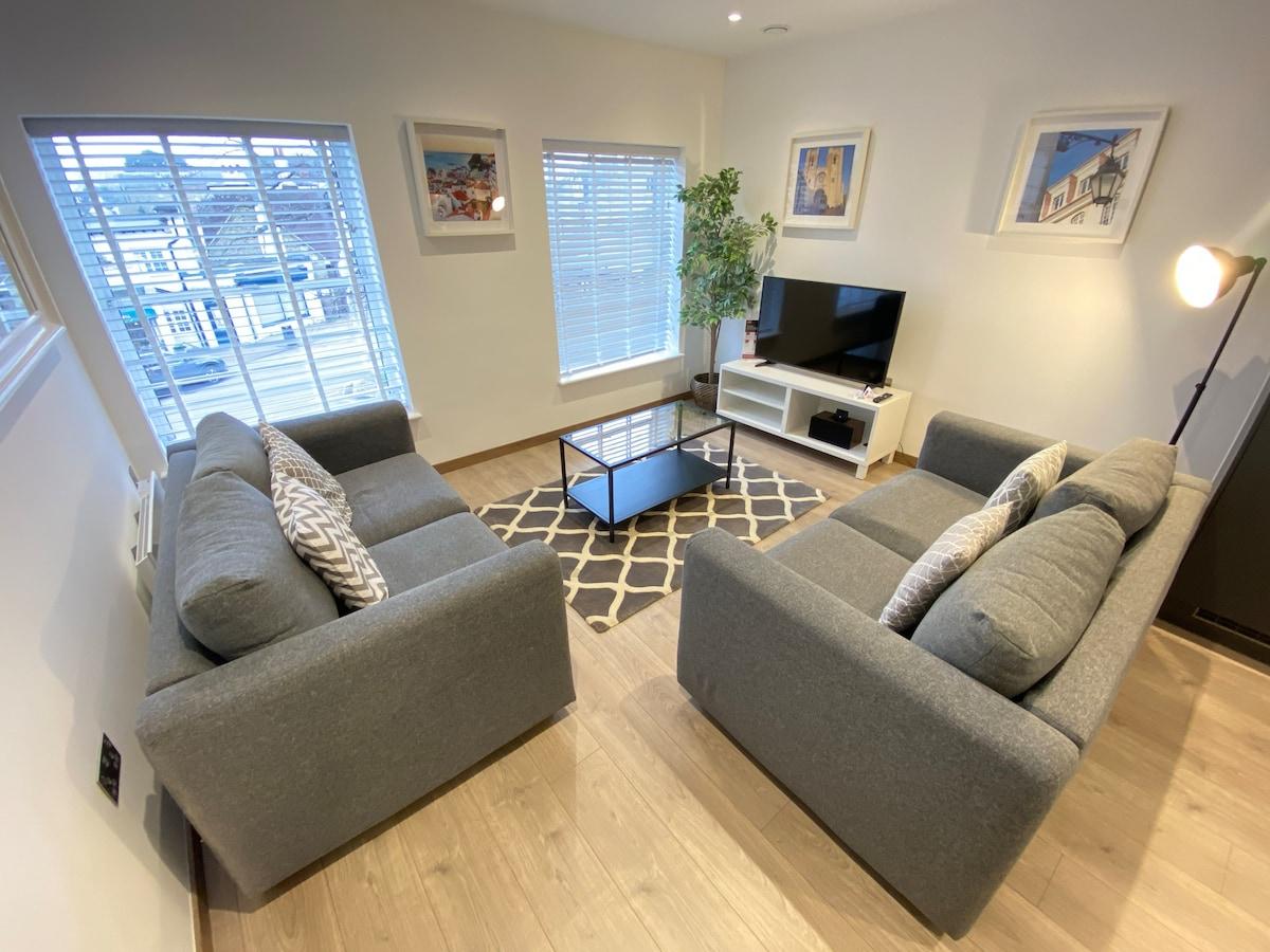 1-3 Bedroom Serviced Apartments in Thames Ditton3