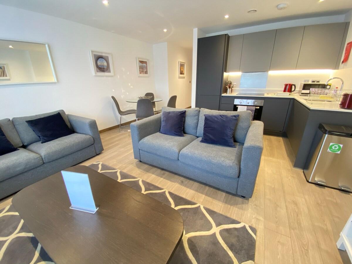 1-3 Bedroom Serviced Apartments in Thames Ditton6