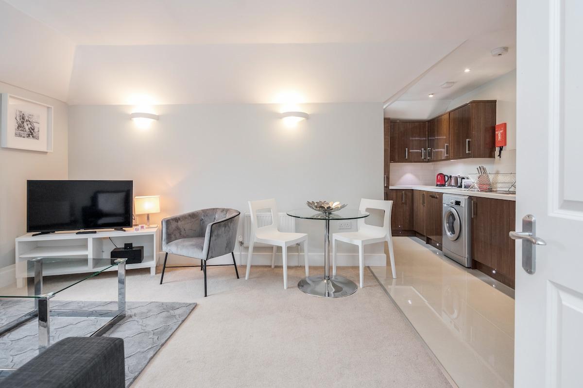 Lovely 1 Bedroom Serviced Apartment in Surbiton5