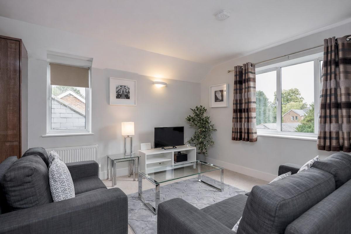 Stunning 2 Bedroom Serviced Apartments in Surbiton1