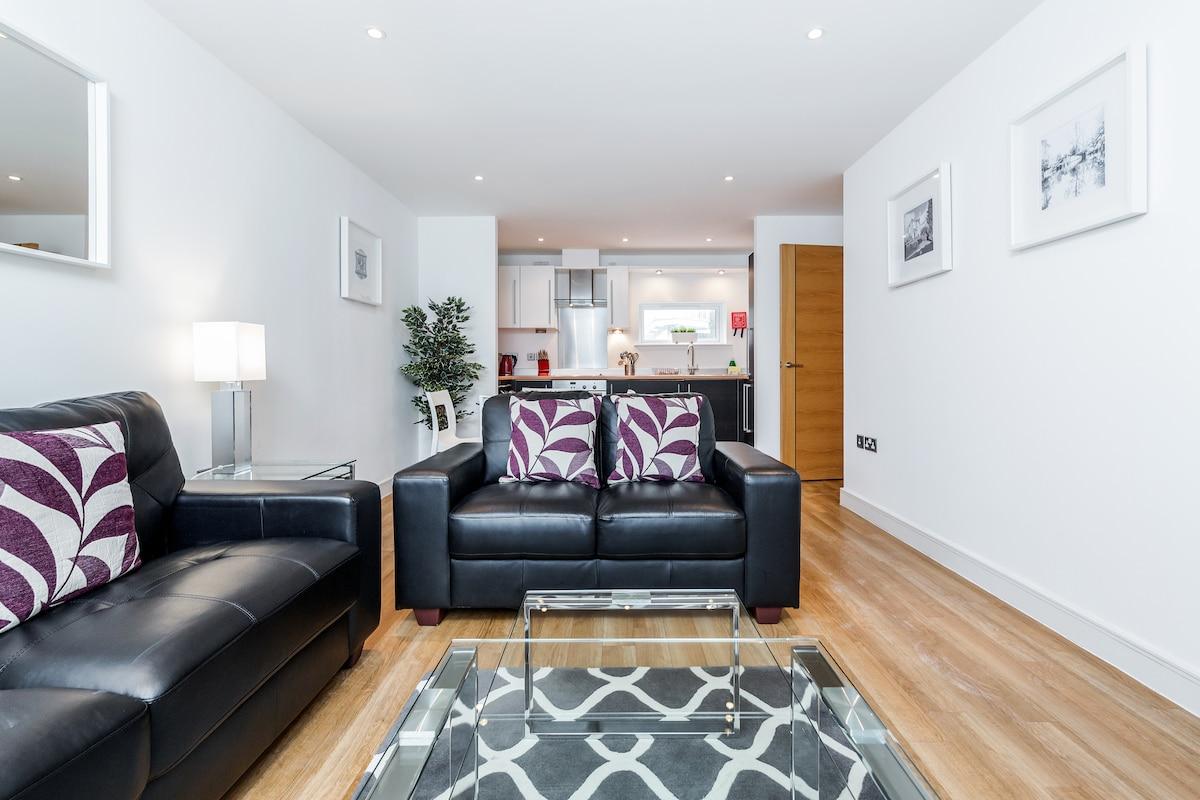 Lovely 2 Bedroom Serviced Apartment in Guildford2
