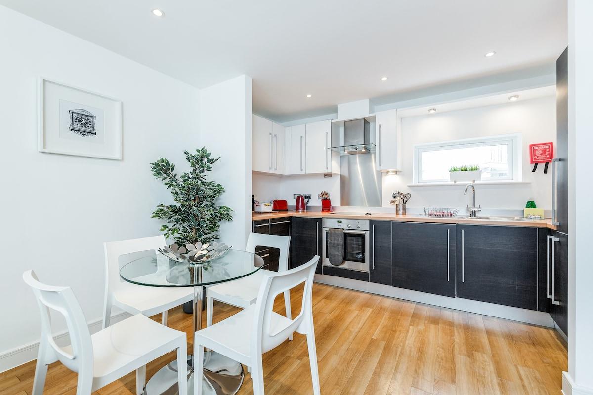 Lovely 2 Bedroom Serviced Apartment in Guildford3