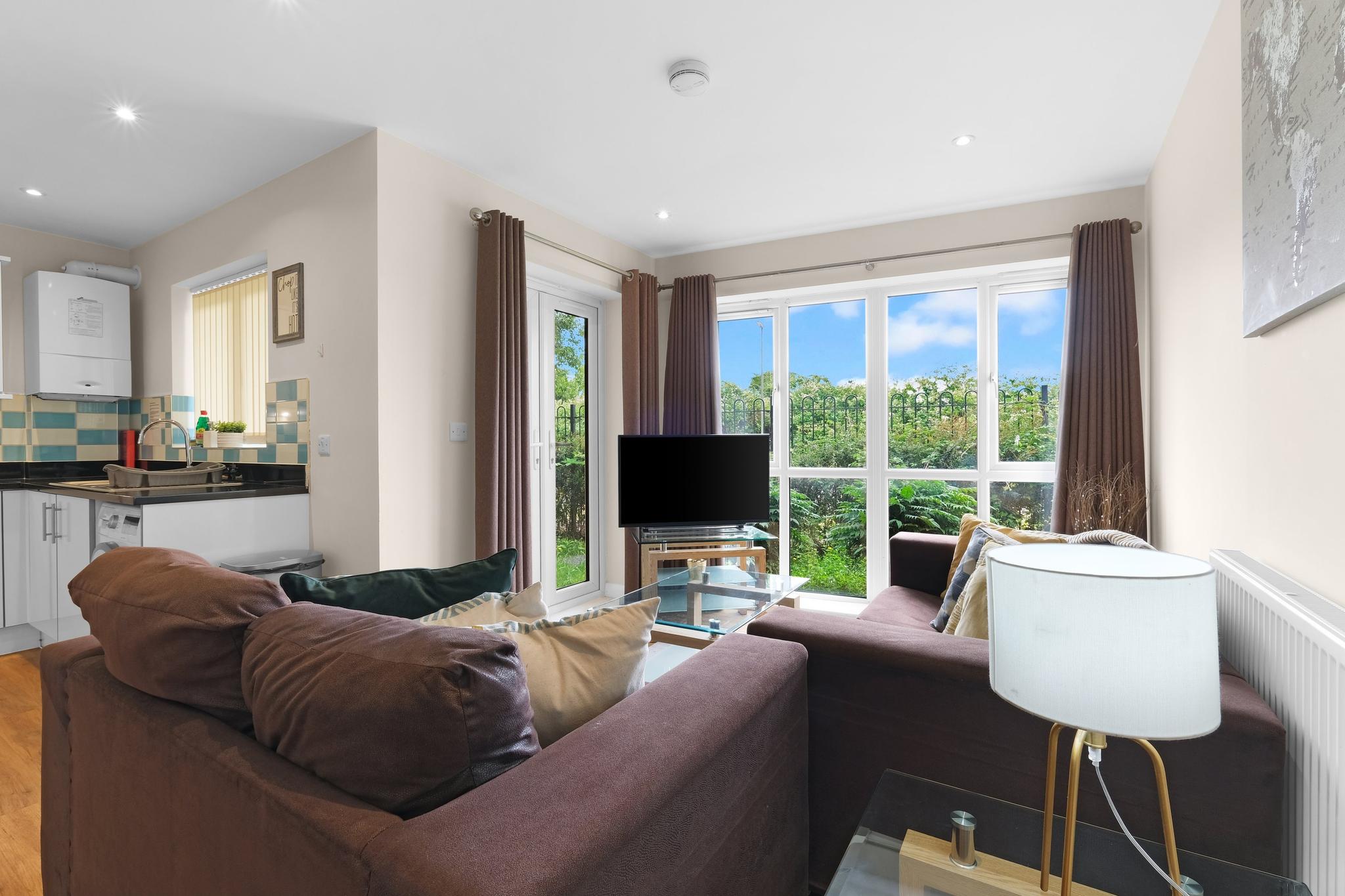 Heathrow Living 2BDR 2BA Apt by 360 Stays - Apt 02