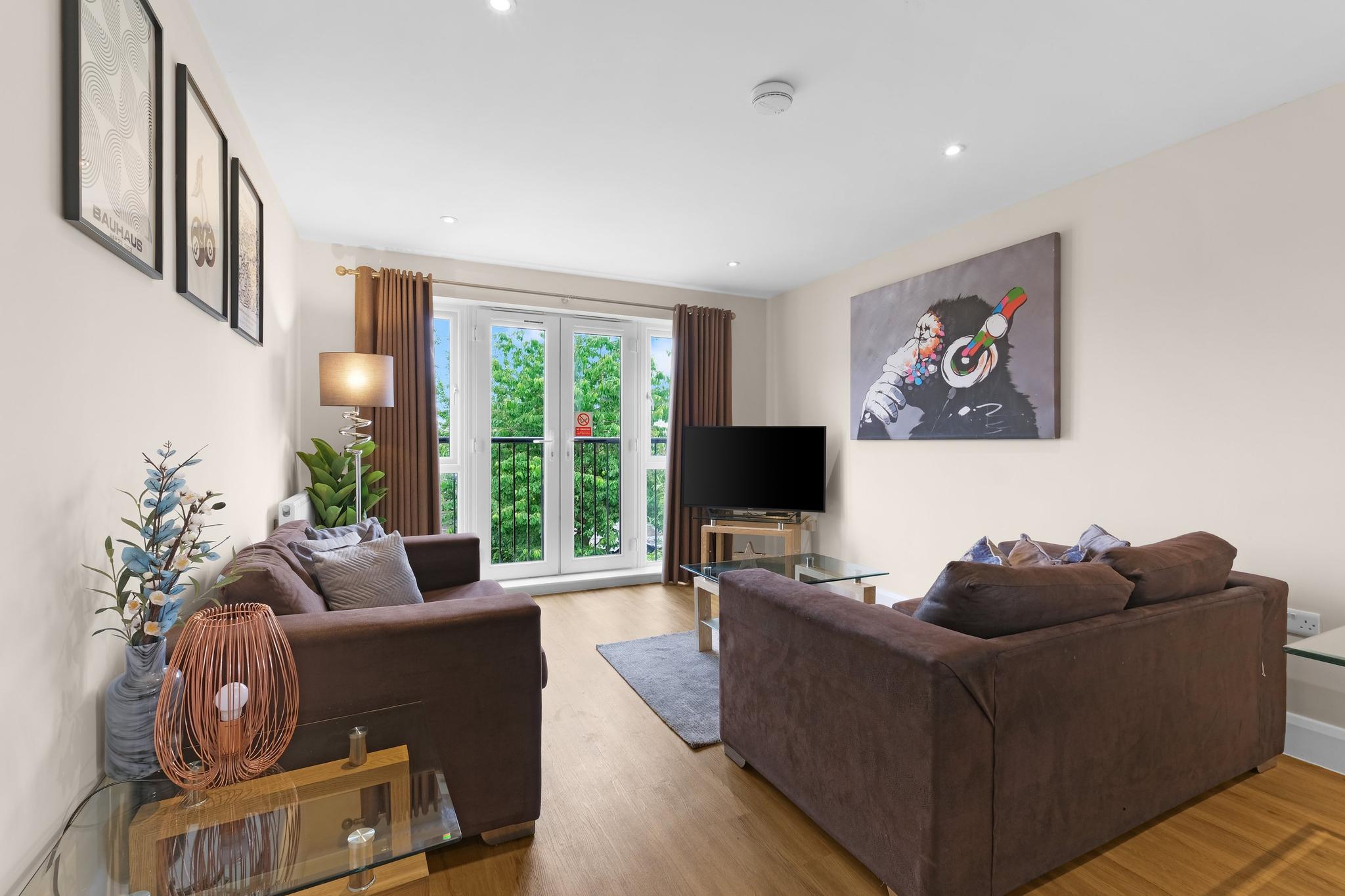 Heathrow Living 2BDR 2BA Apt by 360 Stays - Apt 11