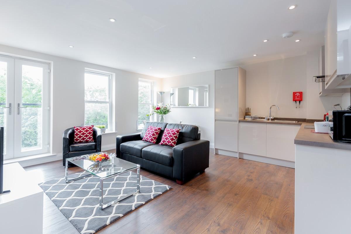 Great 1-2 Bedroom Serviced Apartment in Reigate6