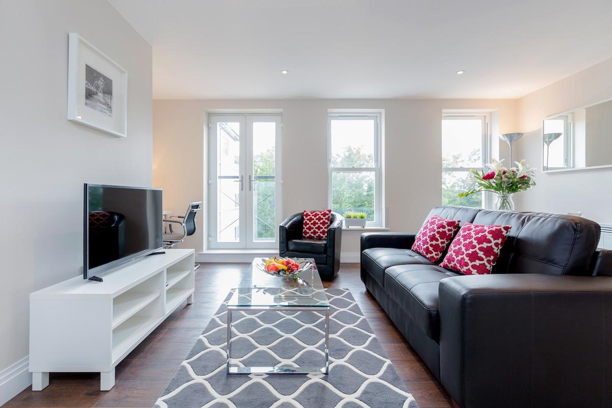 Great 1-2 Bedroom Serviced Apartment in Reigate1