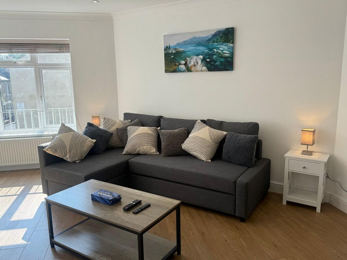 Hounslow Stay: 2 bed, parking