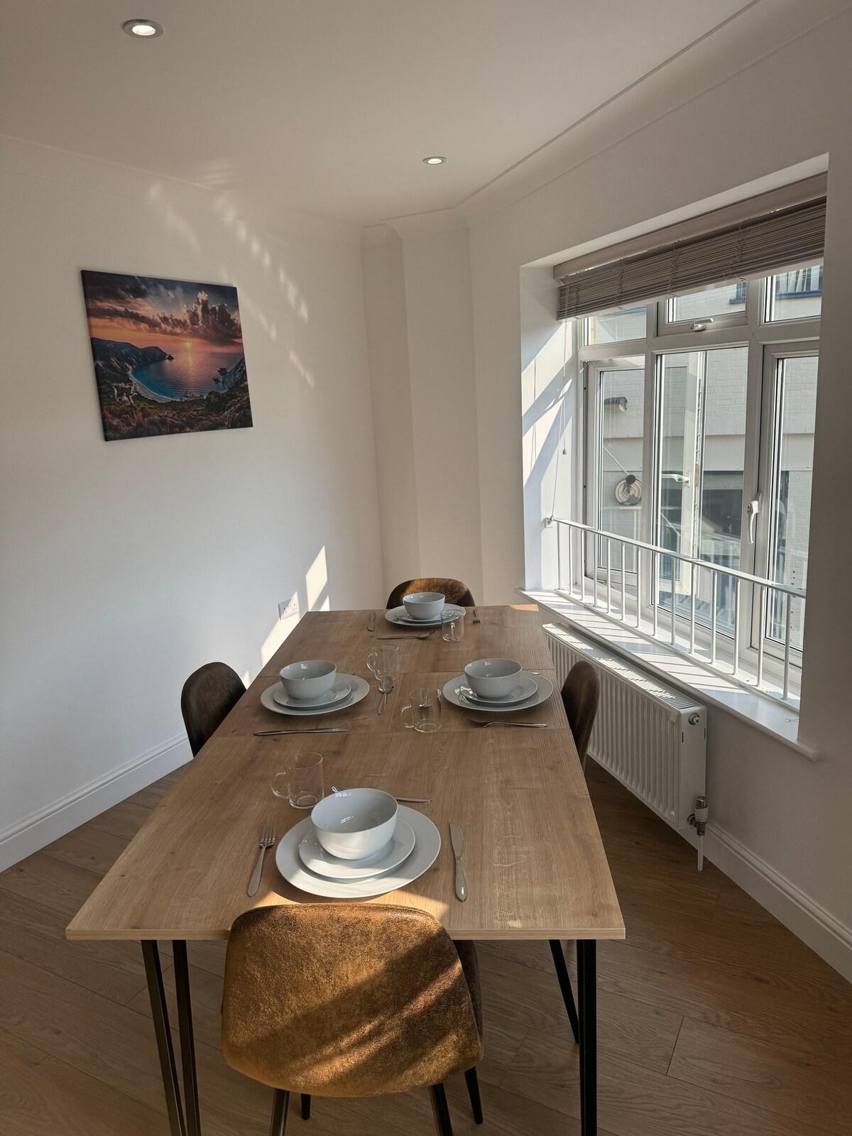 Hounslow Stay: 2 bed, parking3