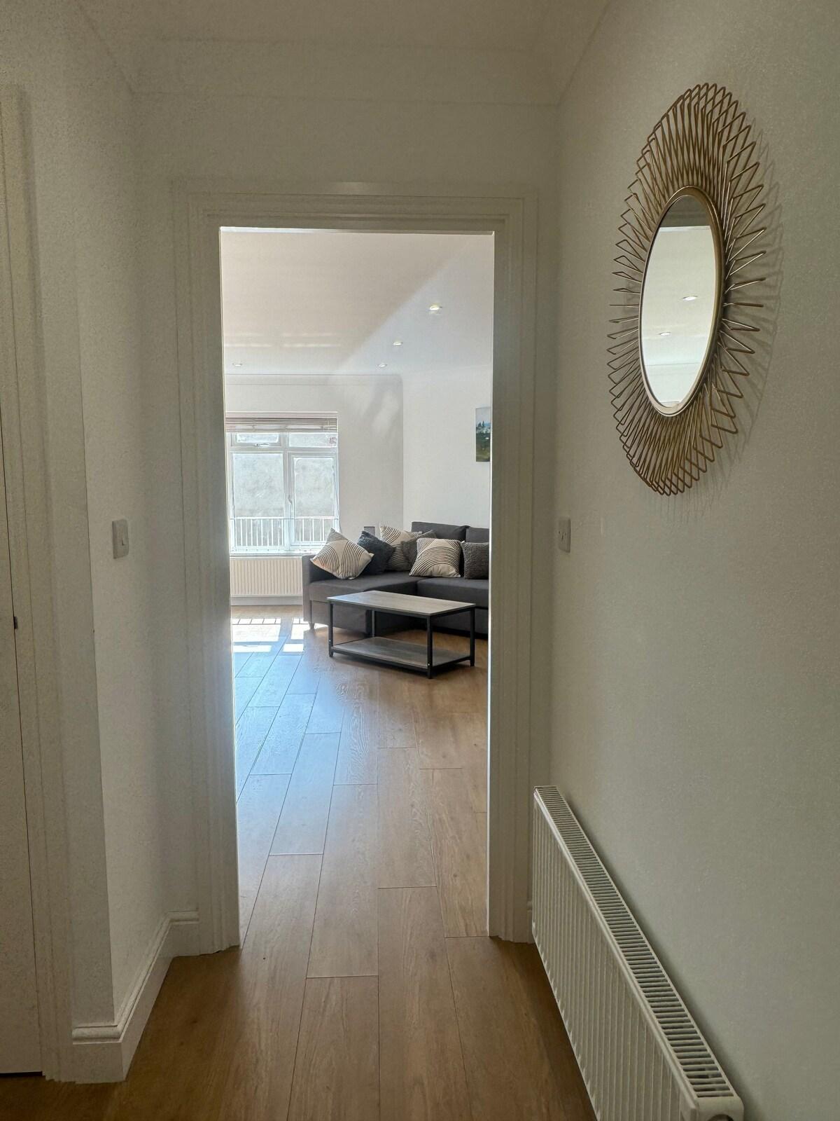 Hounslow Stay: 2 bed, parking5