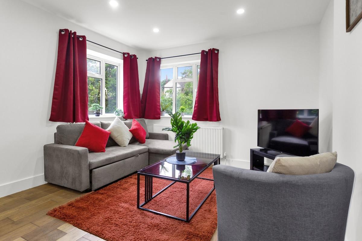 Chic 2 bed Wembley | Long Stay Discount | Sleeps 7