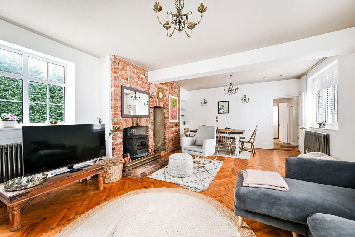 Stunning 3Bedroom Home Near Stansted Airport2