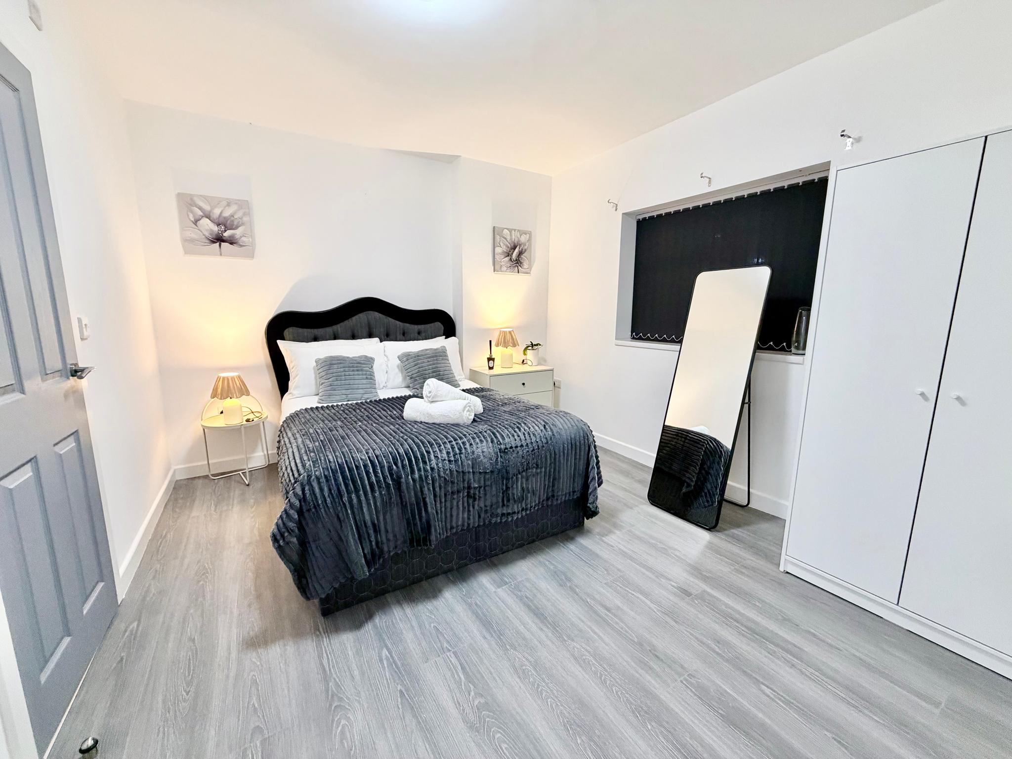 Contractor & Family Stay • 2BR House • Parking