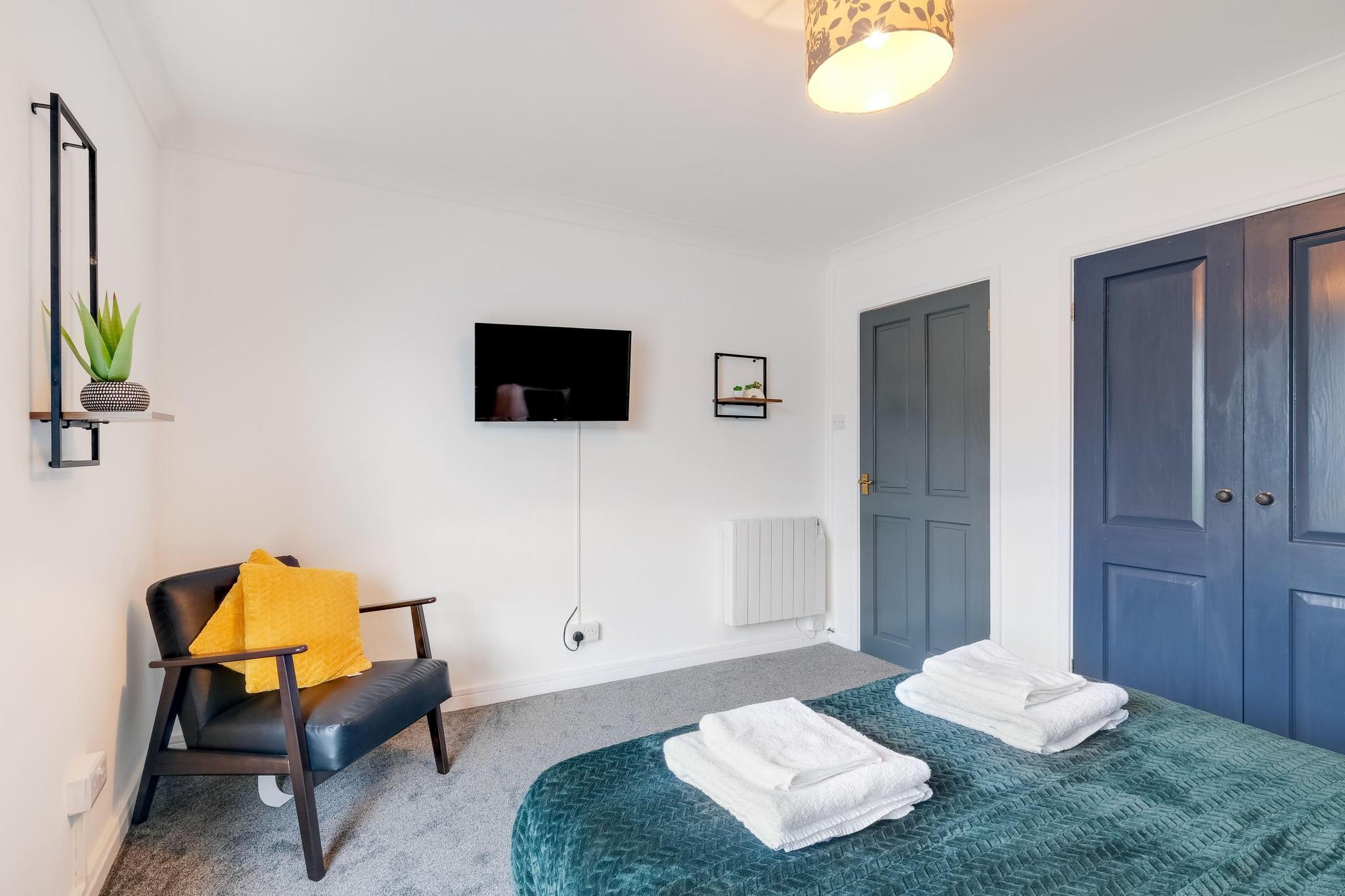 Bourne Court Attractive 1 bedroom Apt by MDPS4