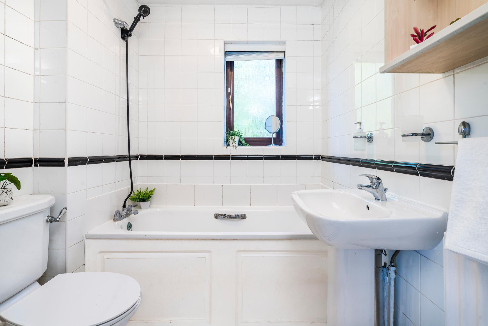 Contractor monthly stay 4BD sleeps 7 x3 parking2