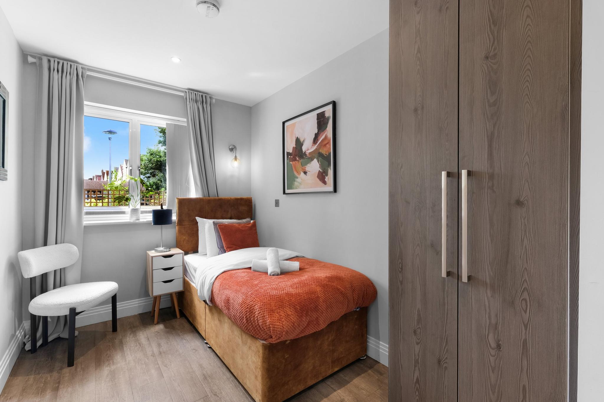 The Isleworth Garden Apartment | 3-Bed with Gated6