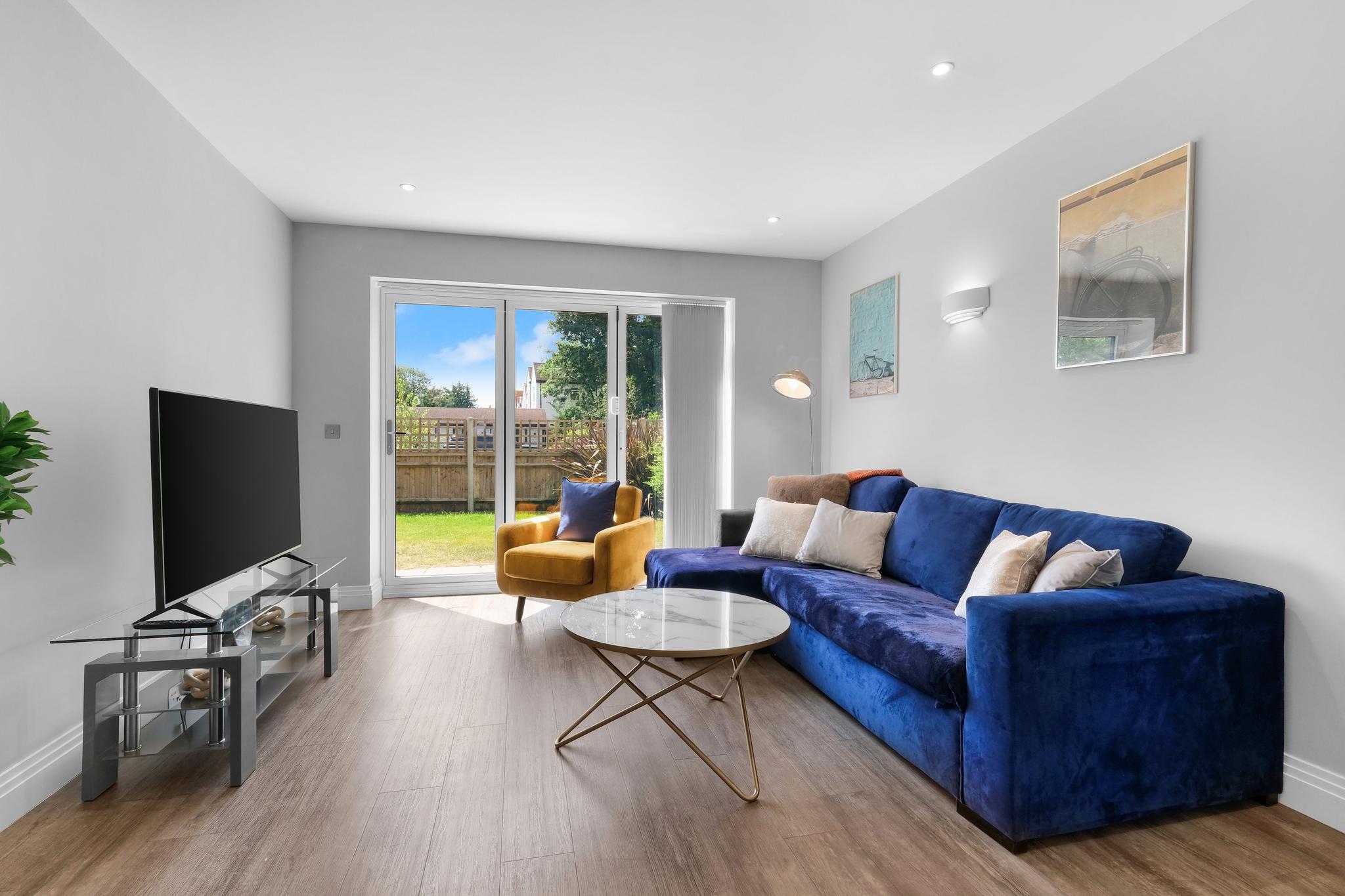 The Isleworth Garden Apartment | 3-Bed with Gated5