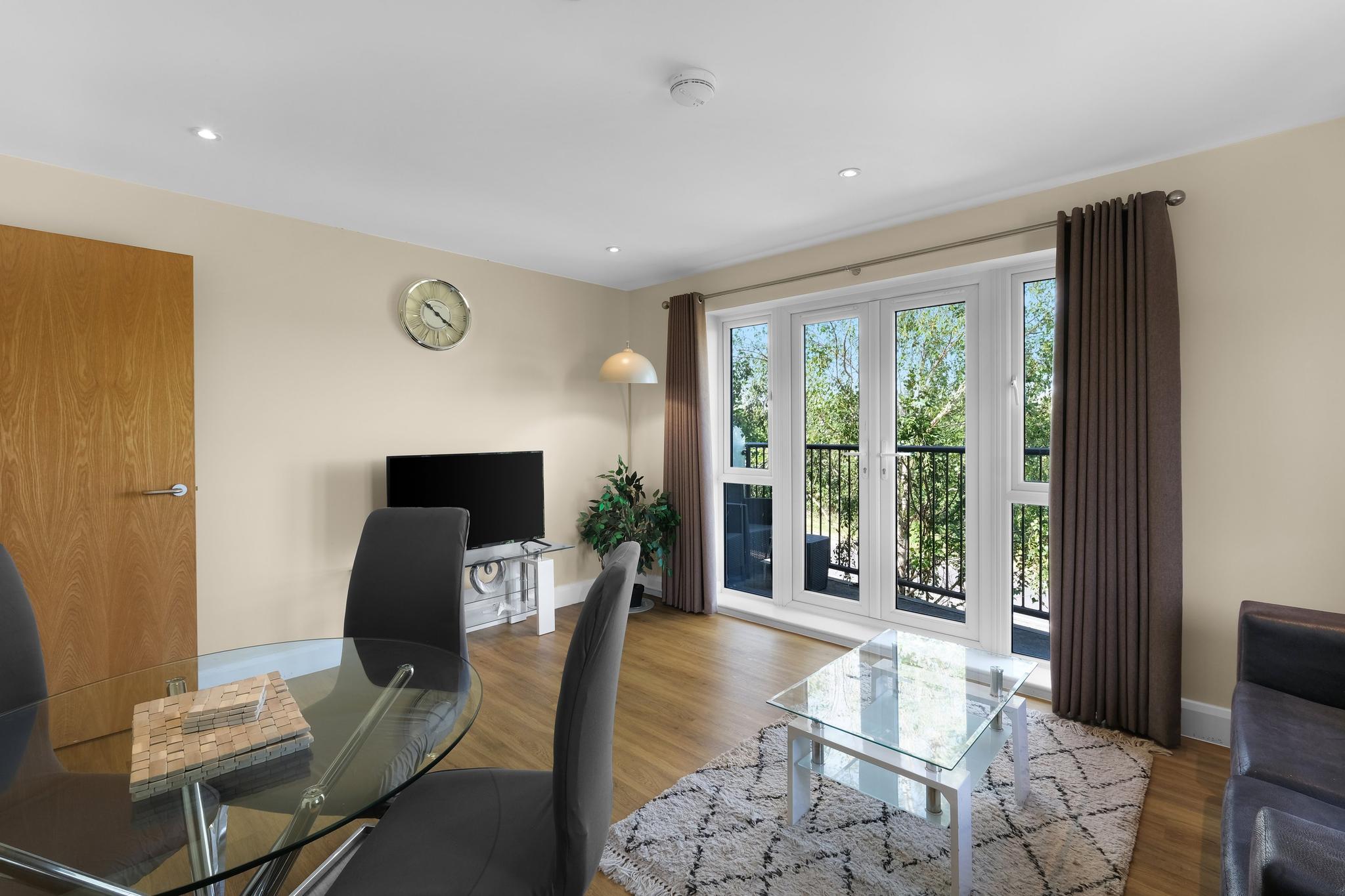 Heathrow Living Apartments by 360 Stays - Apt 08