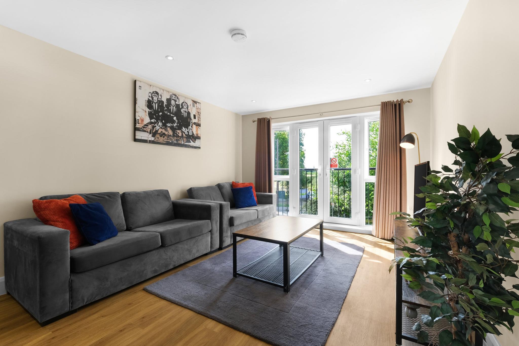 Heathrow Living 2BDR 2BA Apt by 360 Stays - Apt 12