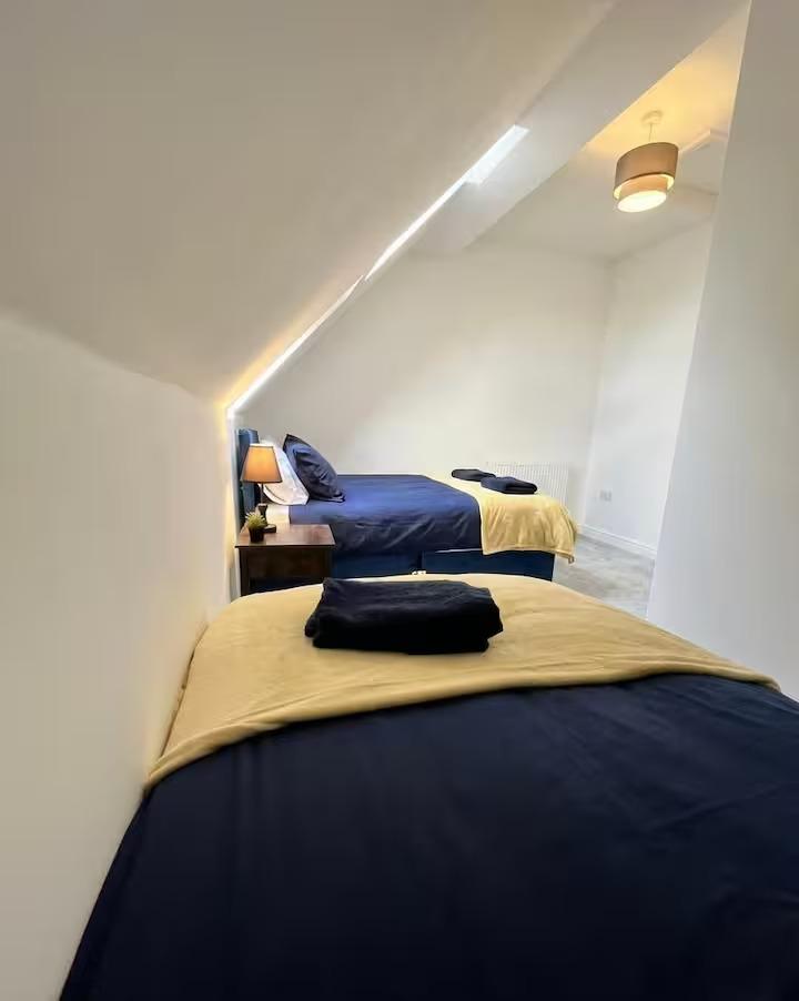 5BR Comfy Nest Short Term Rental Derby | Parking3