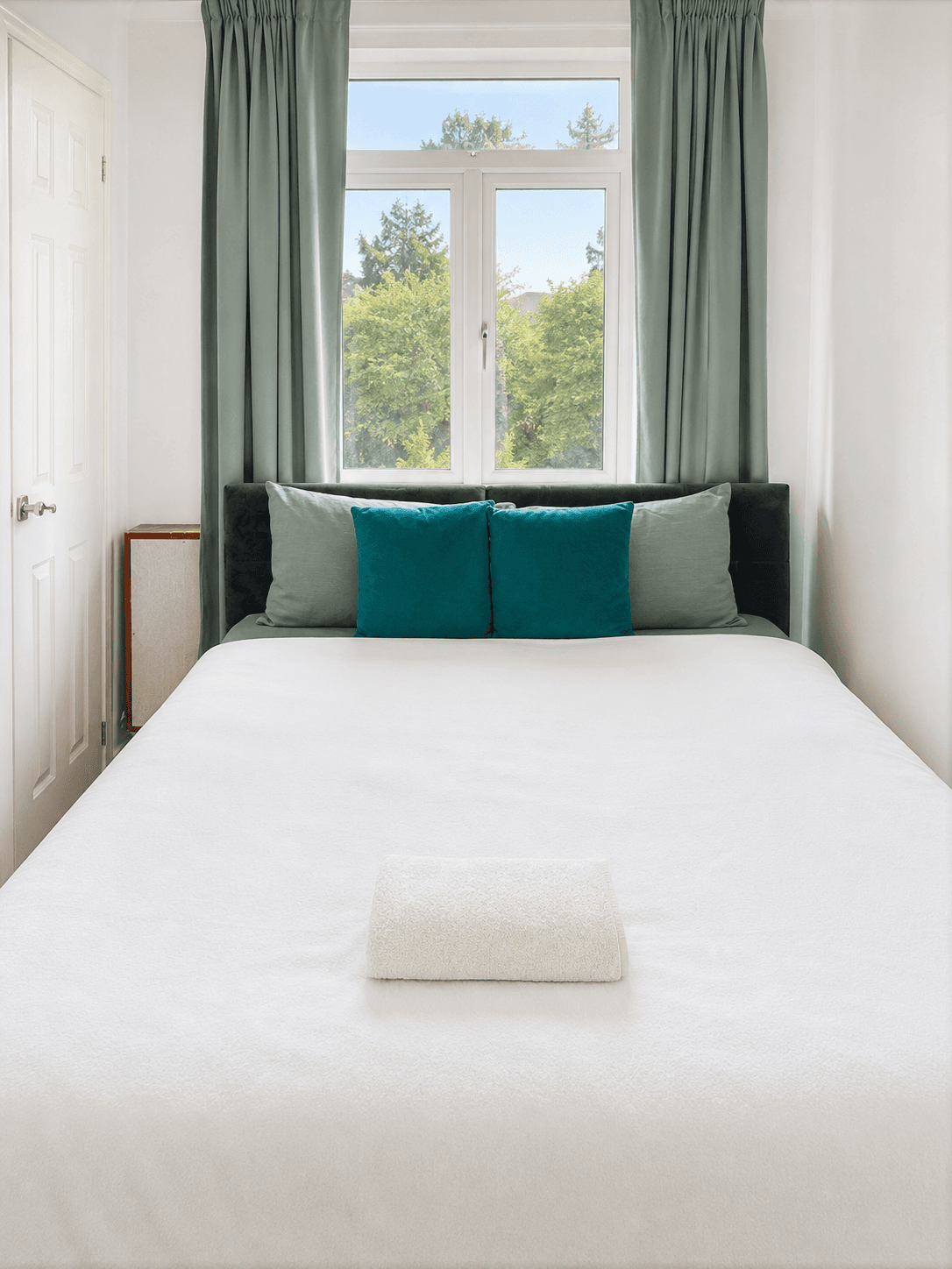 Hatfield | Entire House | Save Big for Long Stays5