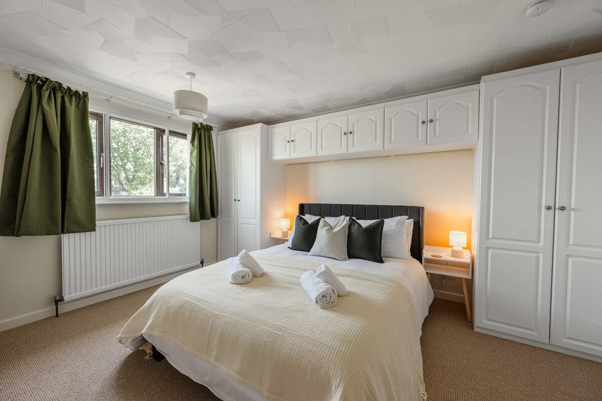 Spacious Contractor Hub Near Sizewell + Parking2