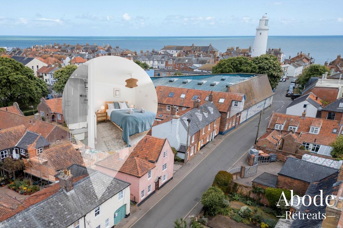 Prime Location Cottage, Southwold Gem, Sleeps 8