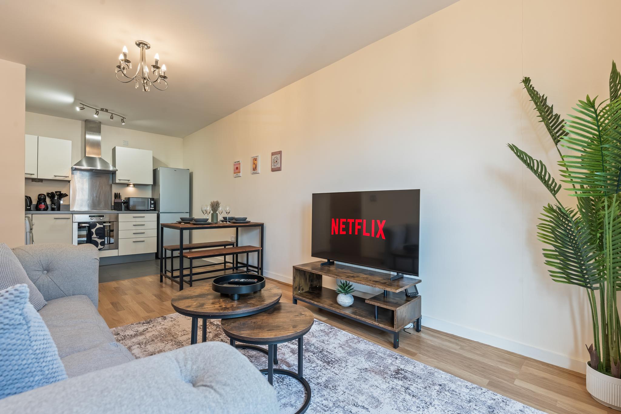 Bright 1-Bed | Lift Access, Sleeps 4, Free Parking