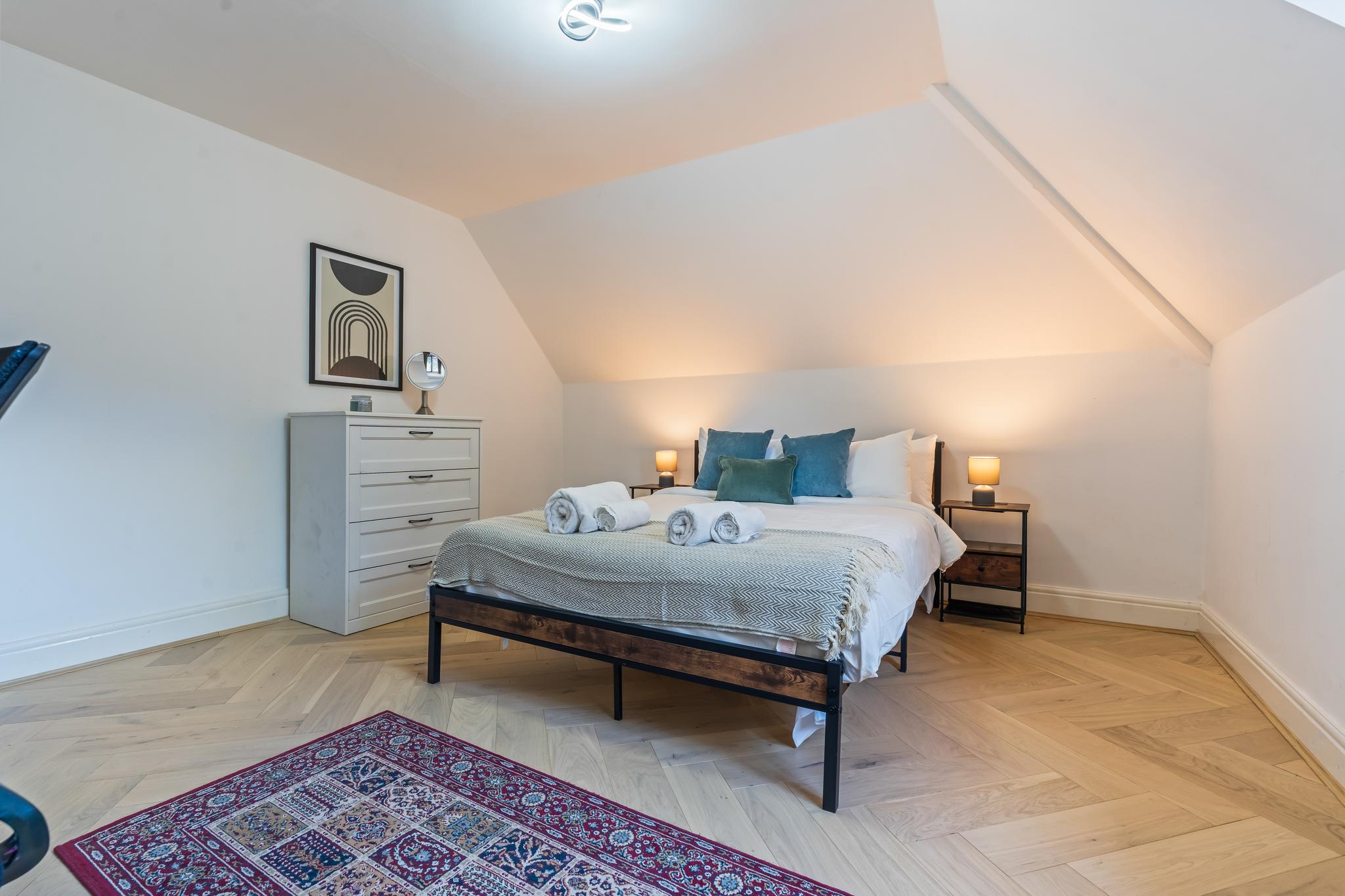 Family 6 Bed | Gated Parking, Sleeps 11, Ascot6