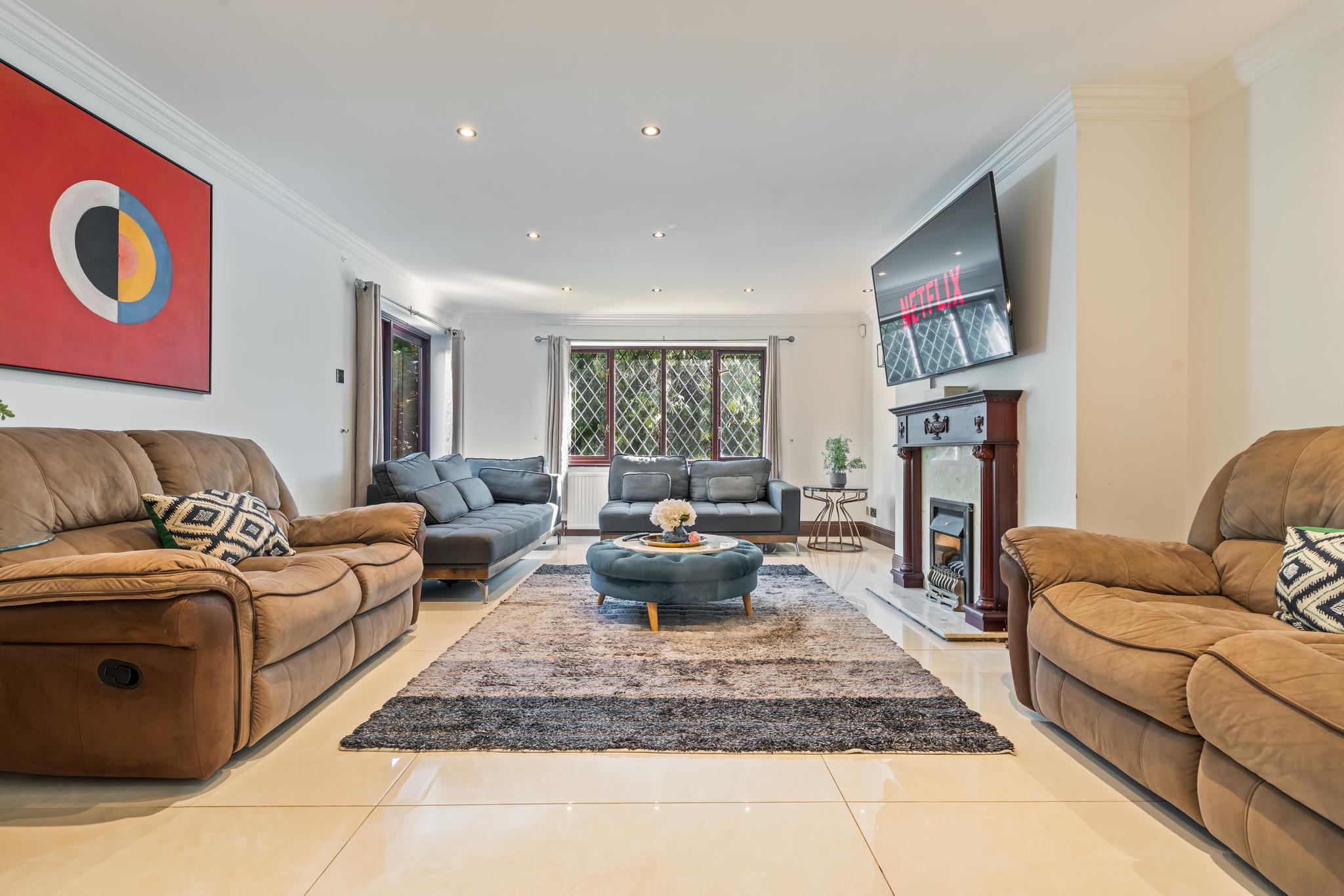 Family 6 Bed | Gated Parking, Sleeps 11, Ascot2