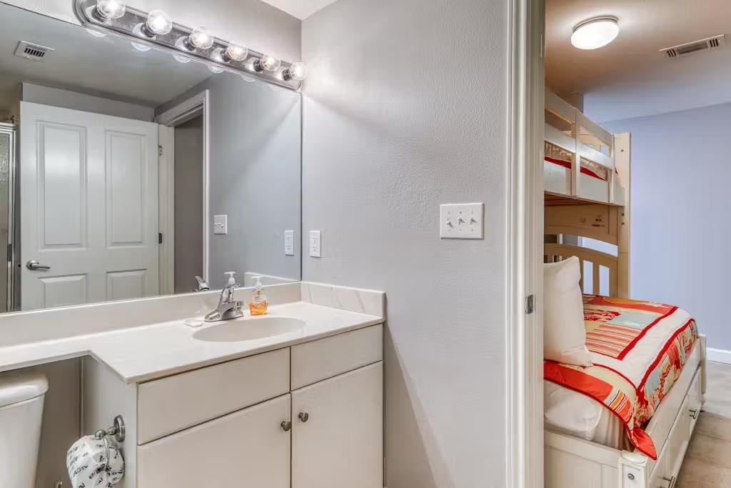 Two Bedroom Condo in Shores of Panama6