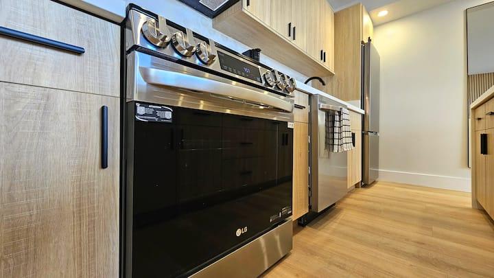 One Bedroom Condo in Waikiki Banyan6