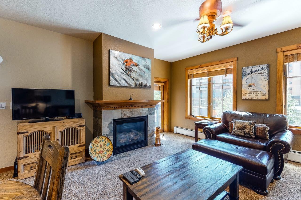 One Bedroom Condo in Main Street Sation3