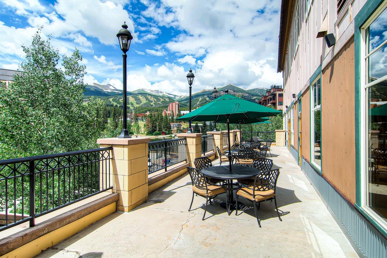 Two Bedroom Condo in Main Street Station4