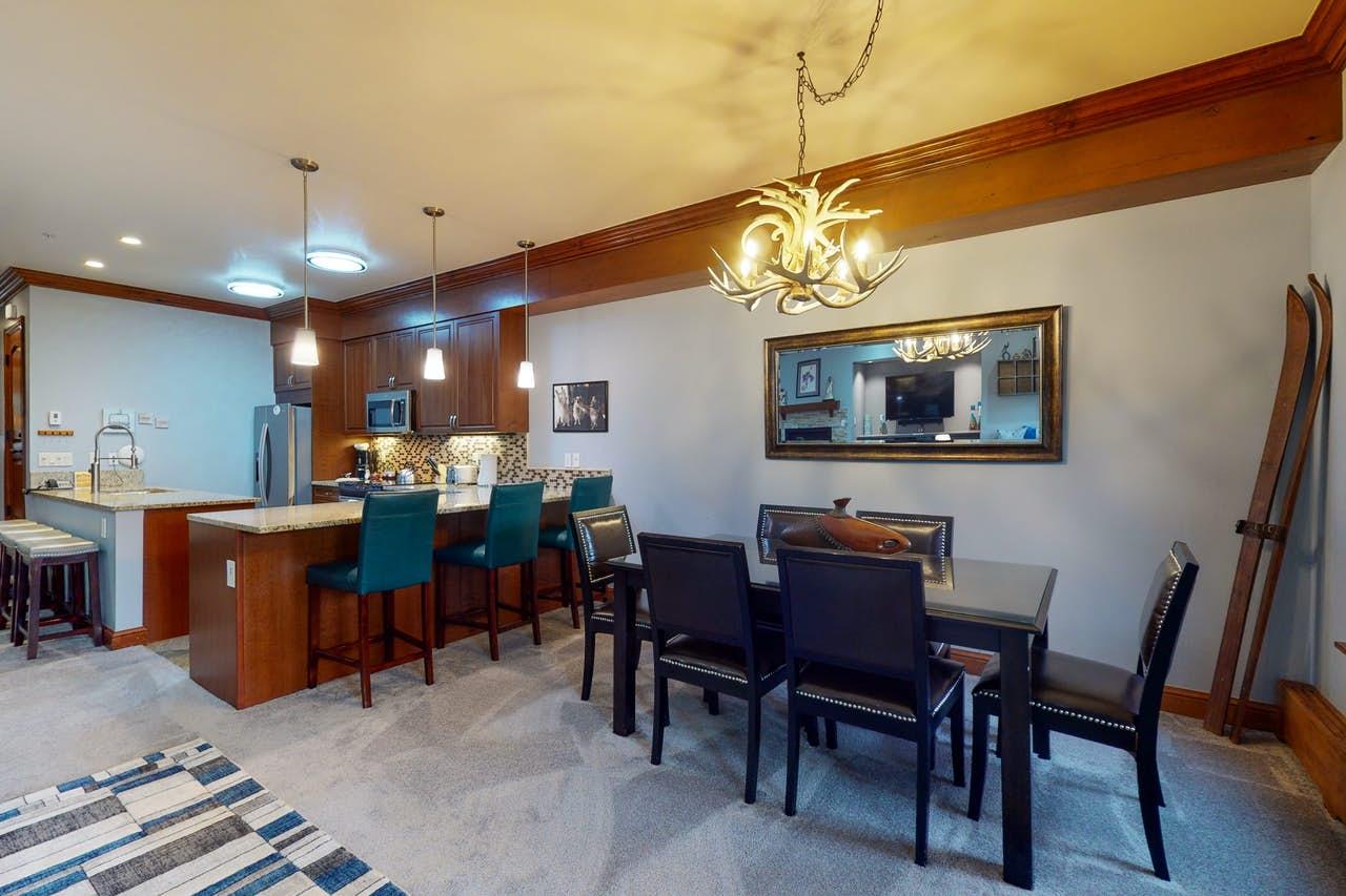 Two Bedroom Condo in Lion Square Lodge6