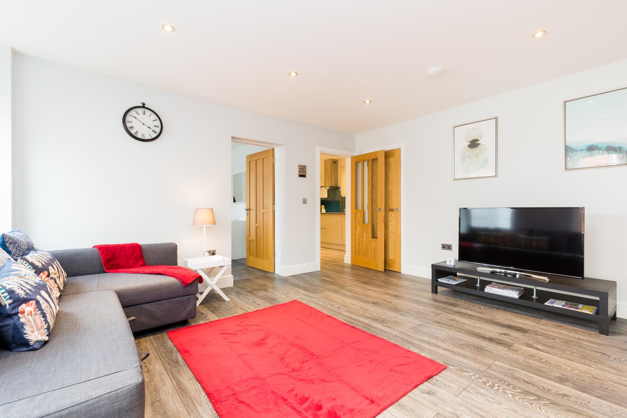 Hill Cottage Apartments1