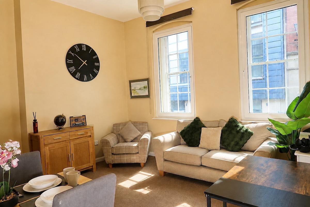 Newcastle City Apartment | Near Train Station