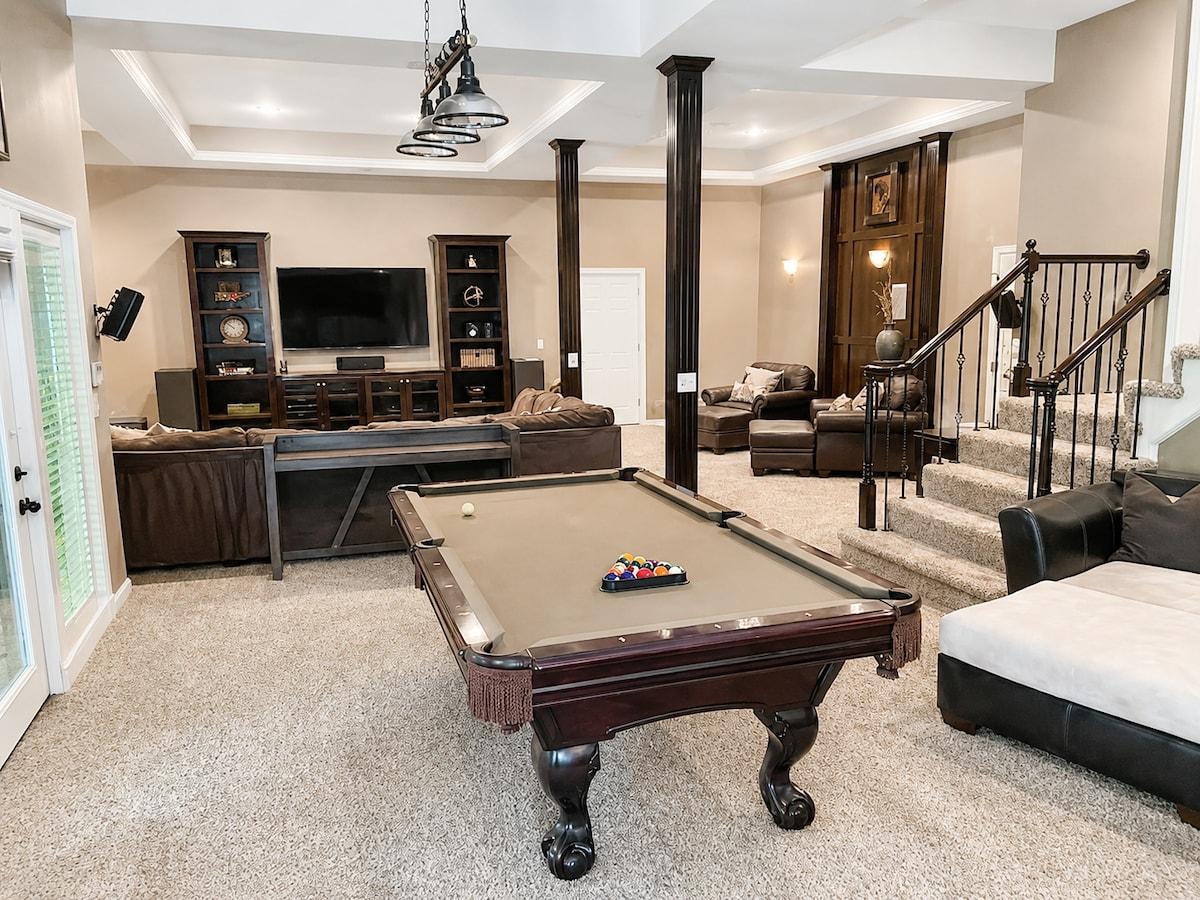 Apartment Suite|Pool Table |Sleeps 6 Comfortably1