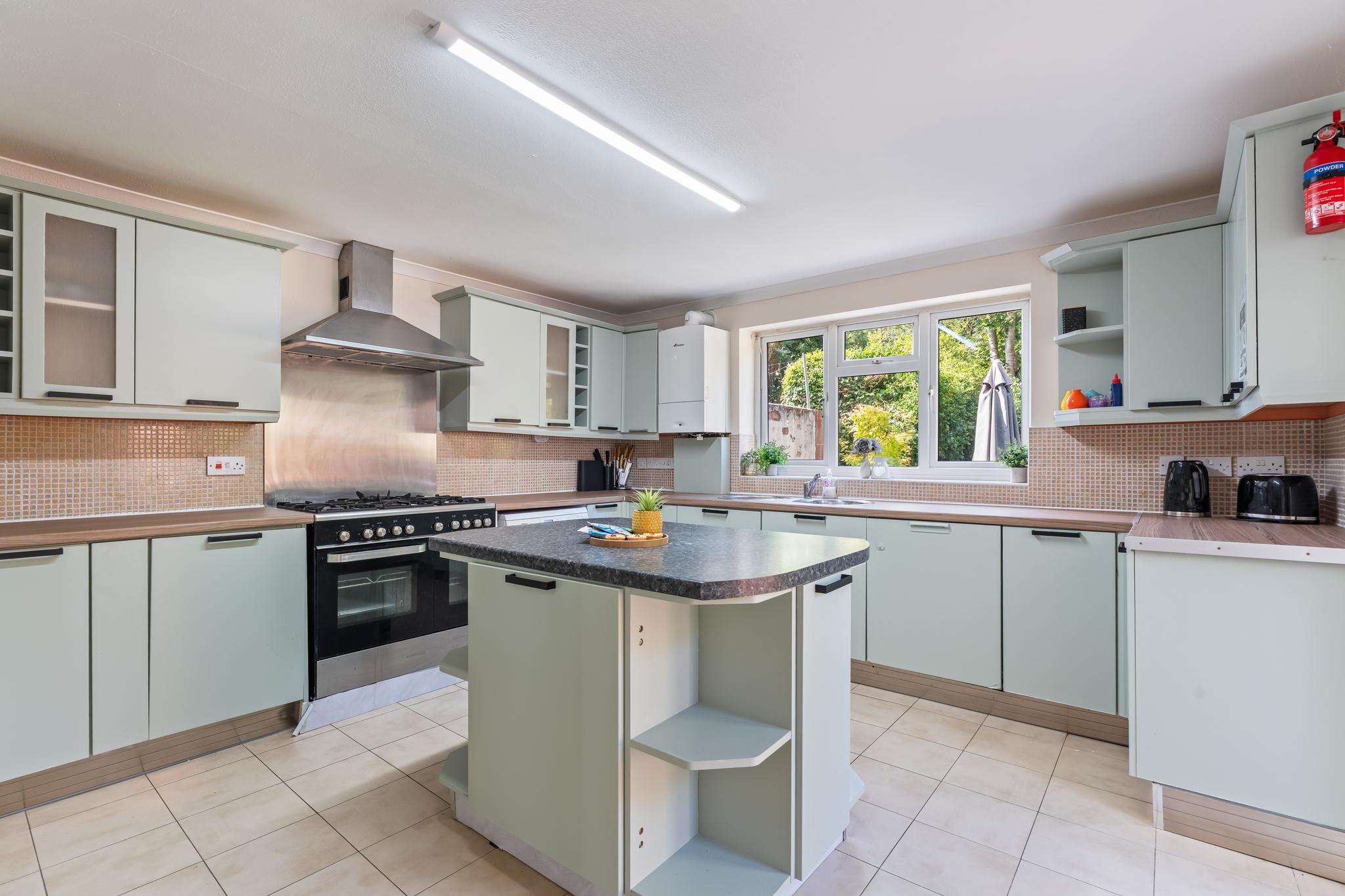 3BR 3Bath Solihull | JLR • NEC • Airport • Parking4