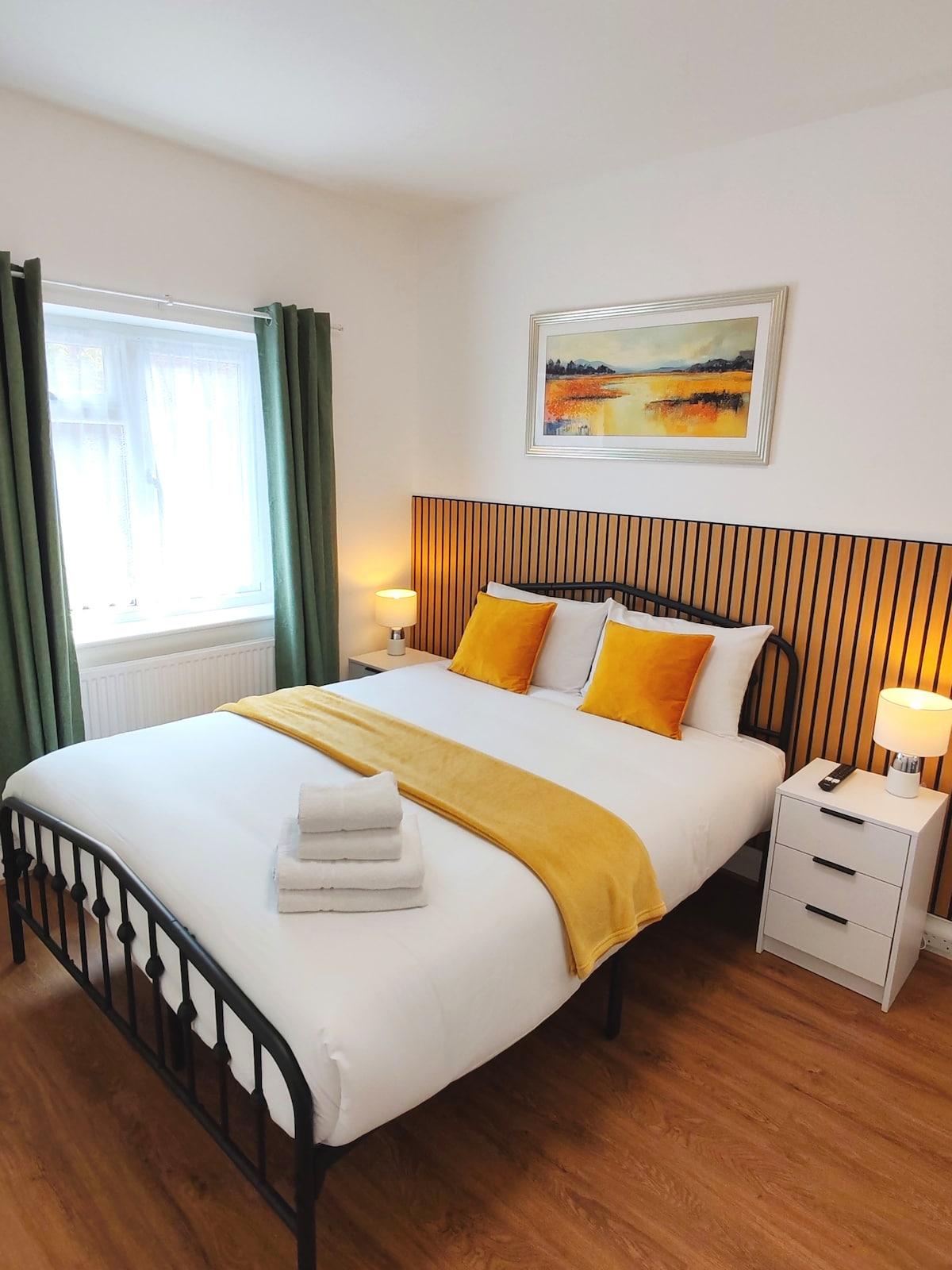Pet Friendly 2-Bed Flat | Free Parking | Central