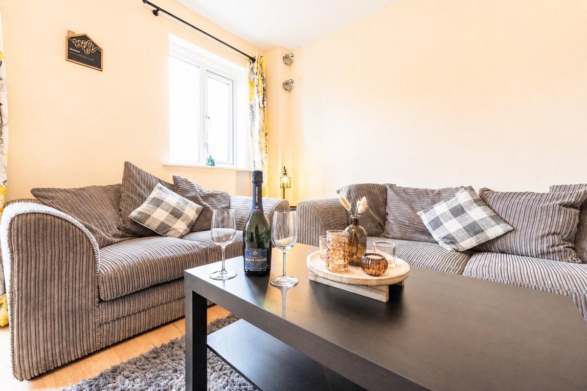 4BR|Lincoln|Contractor Stays|WiFi|Parking|Garden2