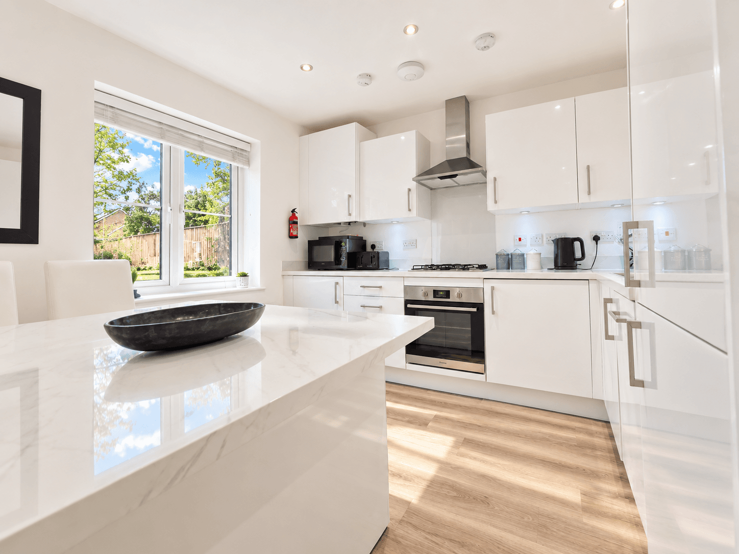Station-Quarter Apartment | Parking, Desk, Quiet5